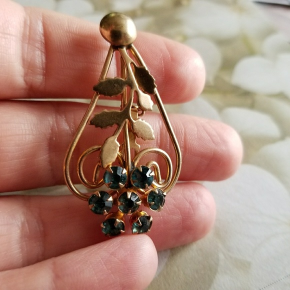 Vintage flower brooch peacock blue gems gold tone floral pin - Picture 3 of 7